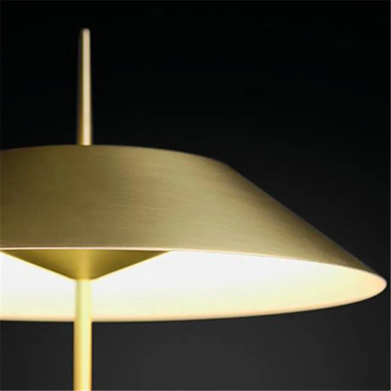 lampe à poser design en métal avec éclairage LED - vue 6 sur 12