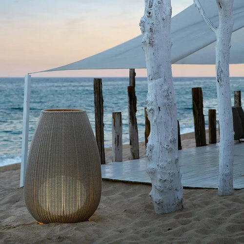 Lampe solaire d'extérieur tissée en rotin - vue 4 sur 12