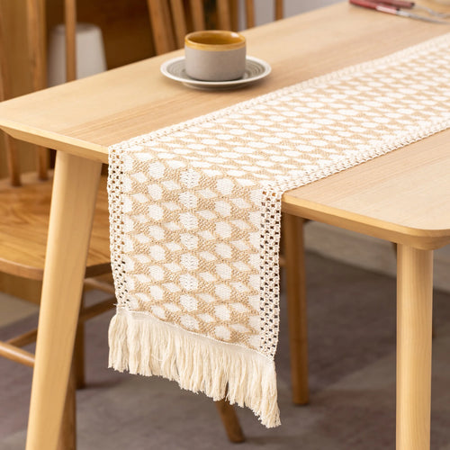Chemin de table bohème beige motifs géométriques pompons