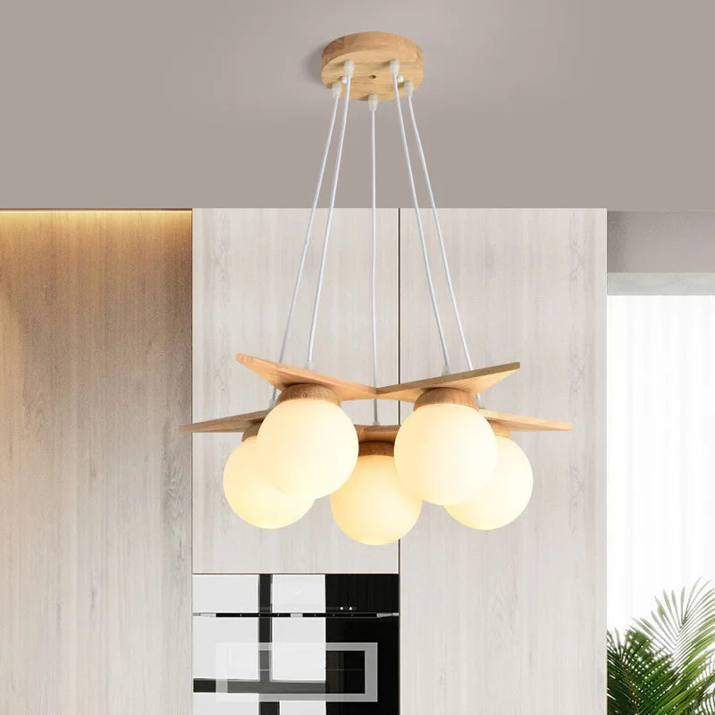 lustre en bois nordique avec boule en verre blanc - vue 3 sur 8