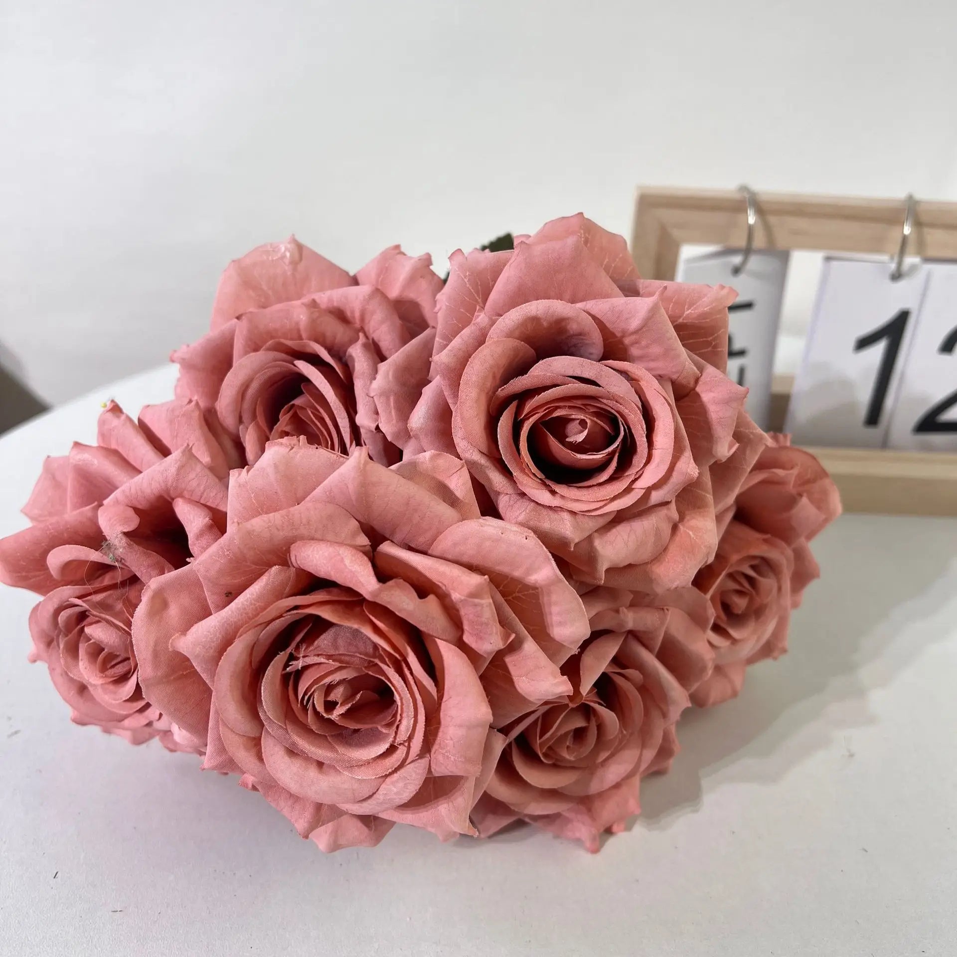 bouquet de roses artificielles en soie décoratives pour intérieur - vue 10 sur 15
