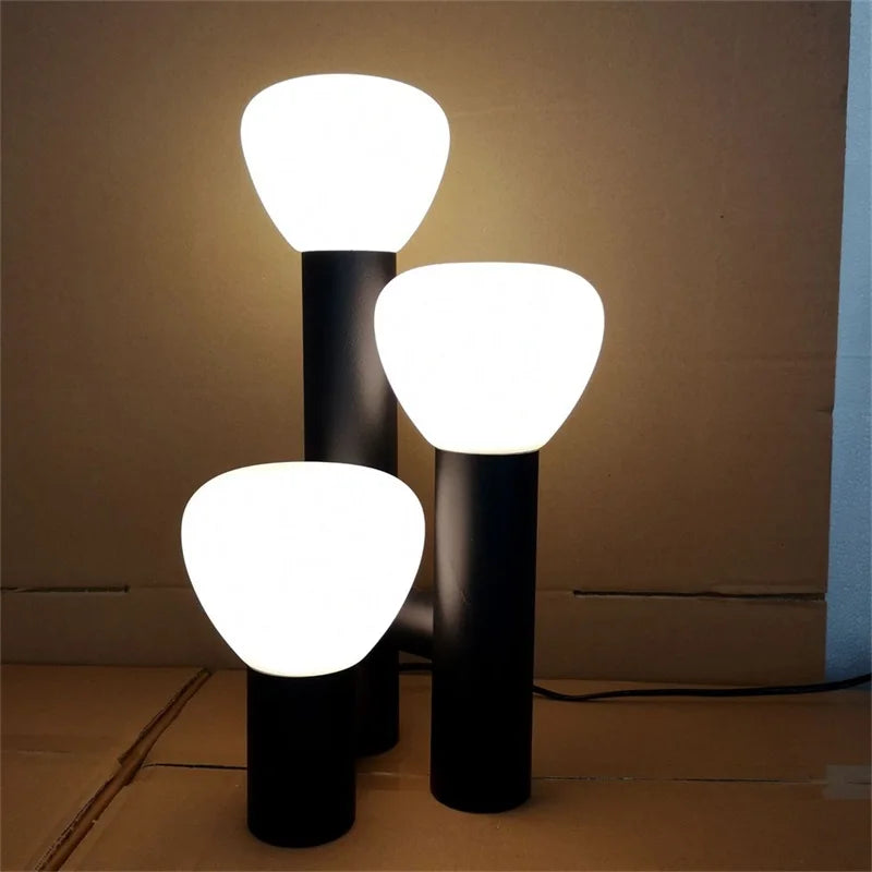 lampe à poser en verre coloré pour décoration intérieure