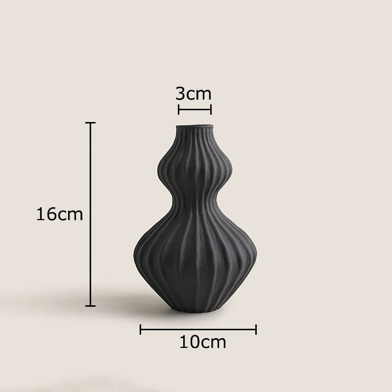 vase en céramique minimaliste pour décoration florale esthétique