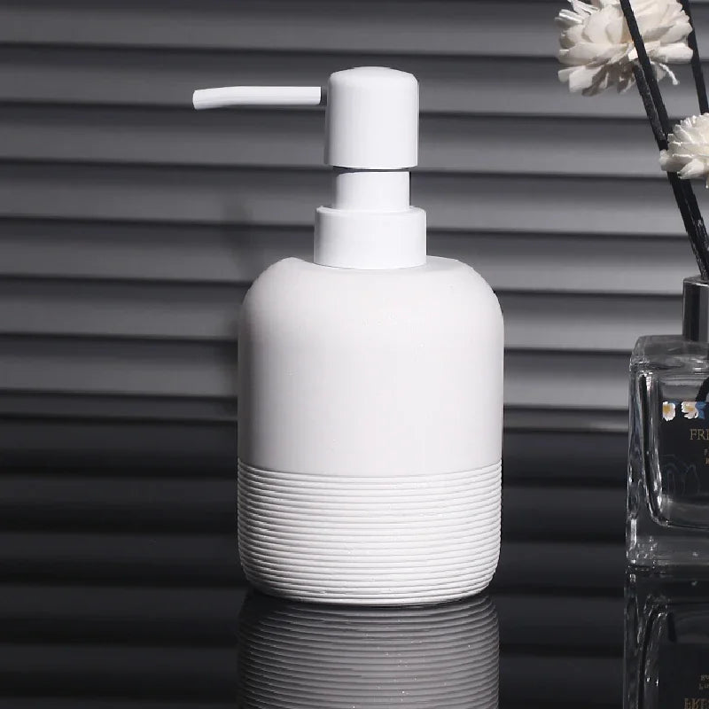 bouteille d'émulsion en grès pour salle de bain luxe - vue 4 sur 11