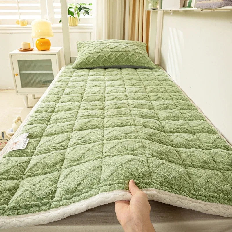 surmatelas doux hiver en velours agneau pour étudiants - vue 3 sur 12
