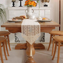 Chemin de table dentelle crochet bohème pompons beige