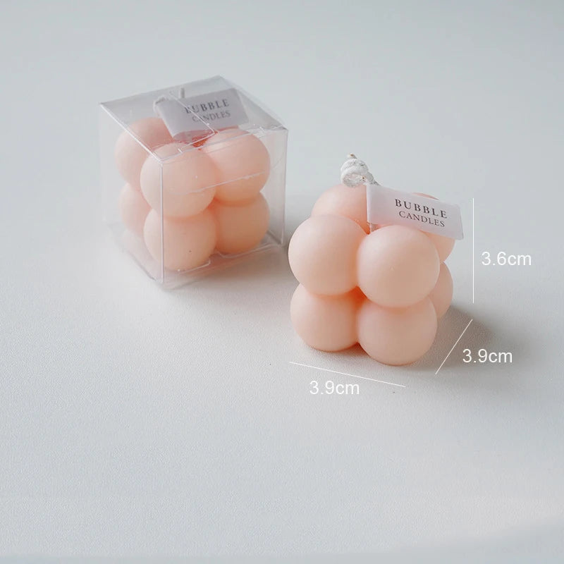 petite bougie cube parfumée en cire de soja fait main - vue 9 sur 17