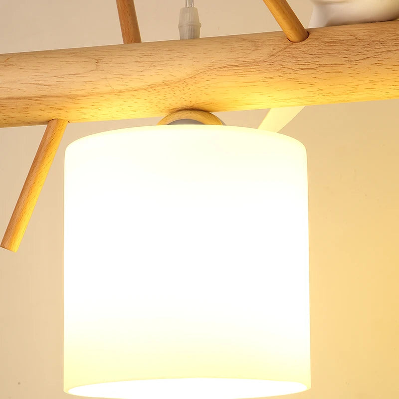 Lustre nordique en bois massif avec oiseaux - vue 5 sur 9