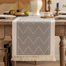 Chemin de table polyester imperméable motif géométrique moderne