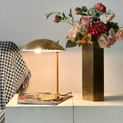 Denmark Designer Vintage Shell High Quality Led Table Lamp Desk Light Copper Chrome Close to Original - vue 6 sur 8