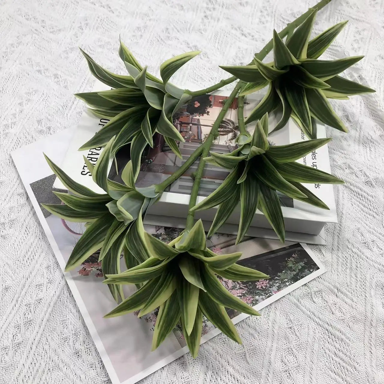 plante tropicale en pot avec palmier et bambou décoratif - vue 12 sur 18