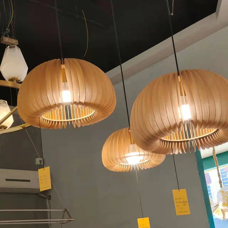 suspension moderne en bois en forme de citrouille artisanale pour décoration - vue 4 sur 19