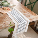 Chemin de table bohème macramé beige pompons mariage