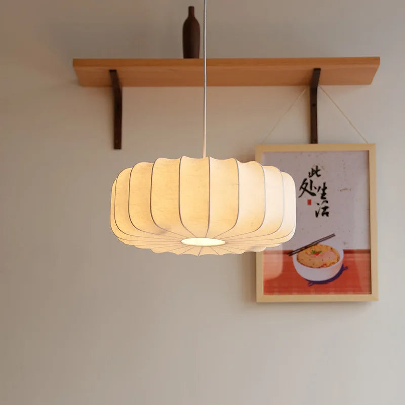 Suspension en soie classique et originale - vue 4 sur 12