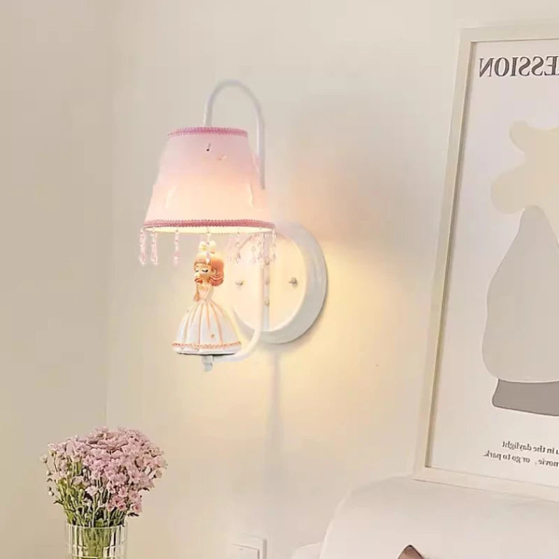 applique murale romantique pour chambre de fille moderne et chaleureuse - vue 1 sur 6