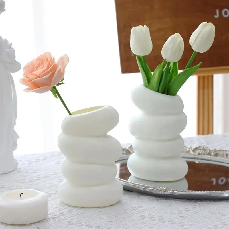 vase en spirale en plastique pour décoration créative de fleurs - vue 6 sur 6