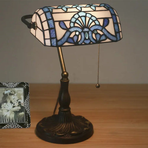 lampe à poser rétro nordique en verre teinté décor baroque méditerranéen - vue 6 sur 6