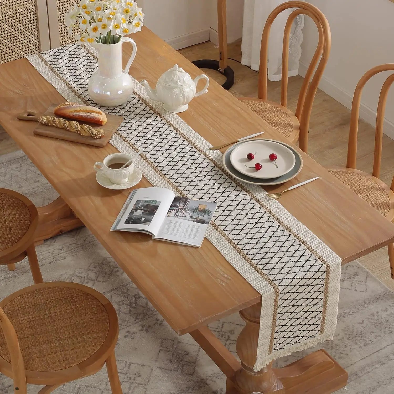 Chemin de table bohème coton lin pompons beige - vue 4 sur 7