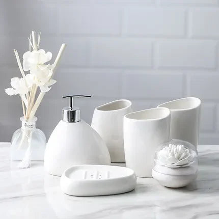 accessoires en céramique pour salle de bain complets et élégants - vue 2 sur 10