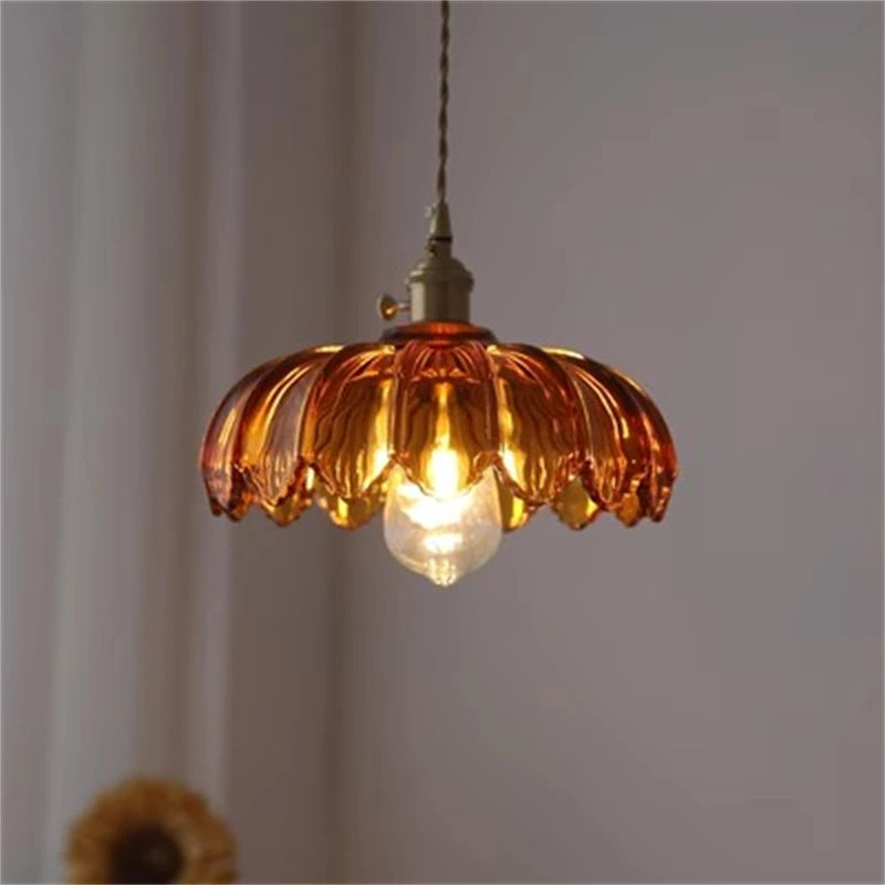 suspension en verre teinté vintage pour décoration intérieure