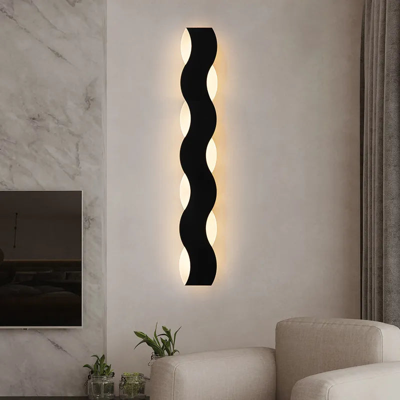 Applique murale LED moderne en forme de vague pour couloir intérieur - vue 1 sur 18