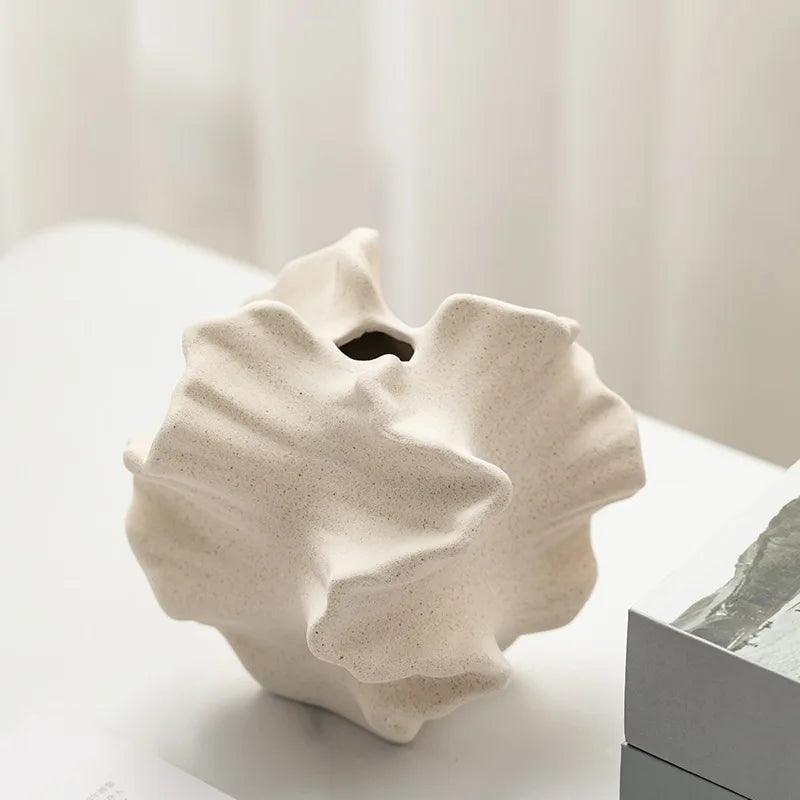 vase en céramique motifs géométriques pour décoration florale - vue 3 sur 8