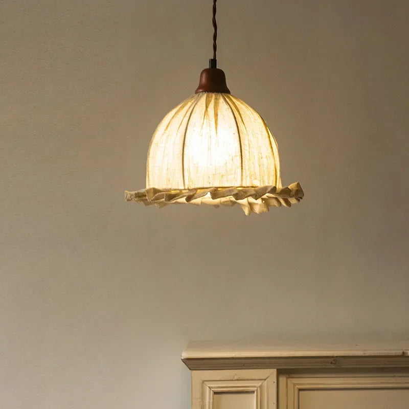 lustre en forme de bourgeon romantique en coton et lin - vue 3 sur 8