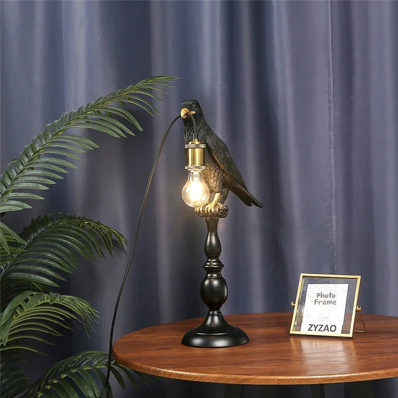 lampe de bureau en résine moderne forme d'oiseau avec bec doré - vue 6 sur 7