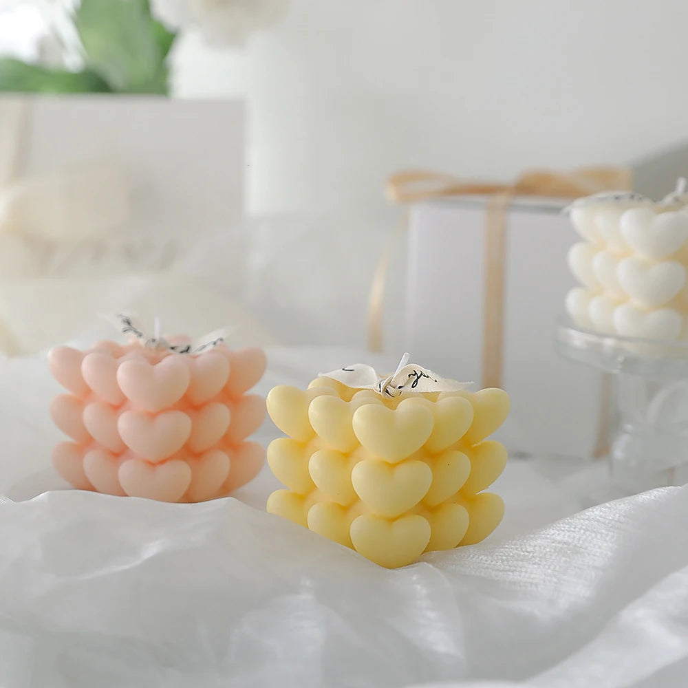 bougie parfumée cube cœur en cire de soja fait main décorative - vue 3 sur 11