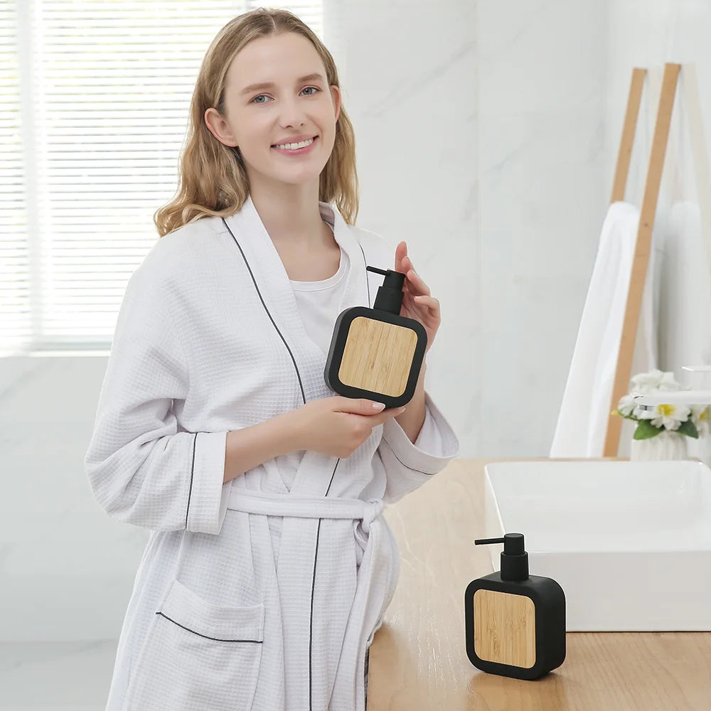 distributeur de savon élégant avec décoration en bambou et pompe résistante - vue 3 sur 7