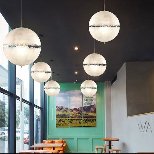 Suspension design boule en forme de lune - vue 4 sur 10