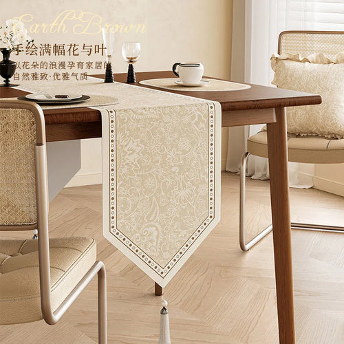 Chemin de table style vintage floral esprit campagne - vue 3 sur 4