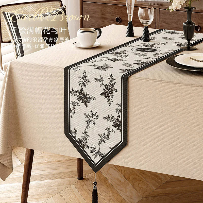 Chemin de table vintage motif floral style champêtre décoratif