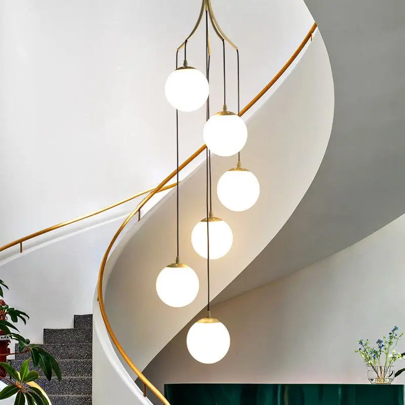 lustre nordique avec lampes de boule en verre laiteux suspendues - vue 5 sur 13
