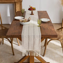 Chemin de table bohème beige tissé pompons géométriques