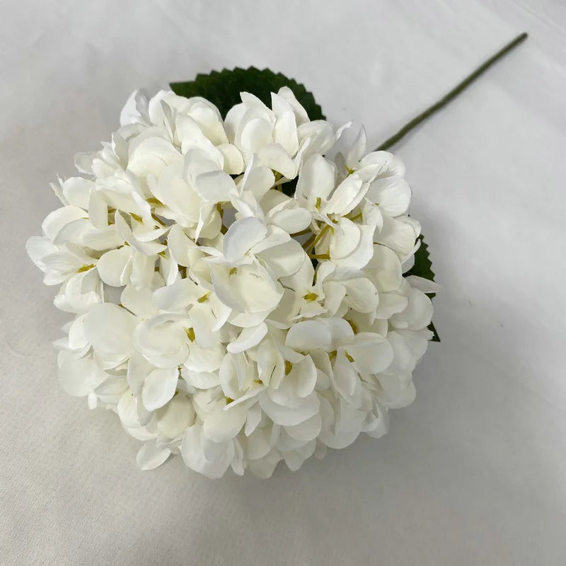 bouquet d'hortensias artificiels en soie pour mariages et décorations festives - vue 8 sur 19