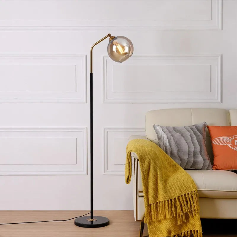 Lampe LED sur pied en verre au design nordique moderne - vue 3 sur 9