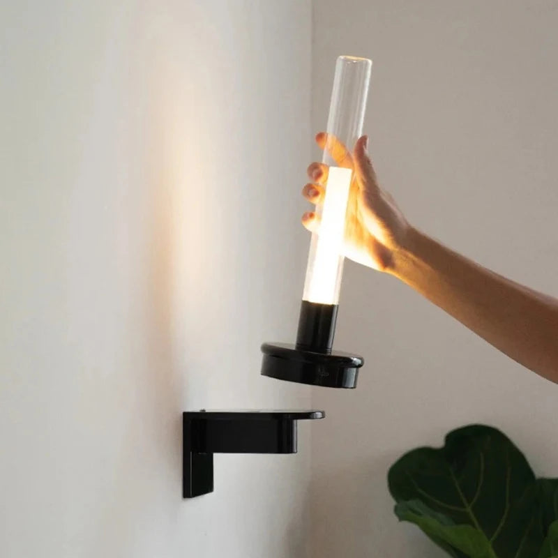 Applique murale en verre transparent et métal noir - vue 5 sur 7