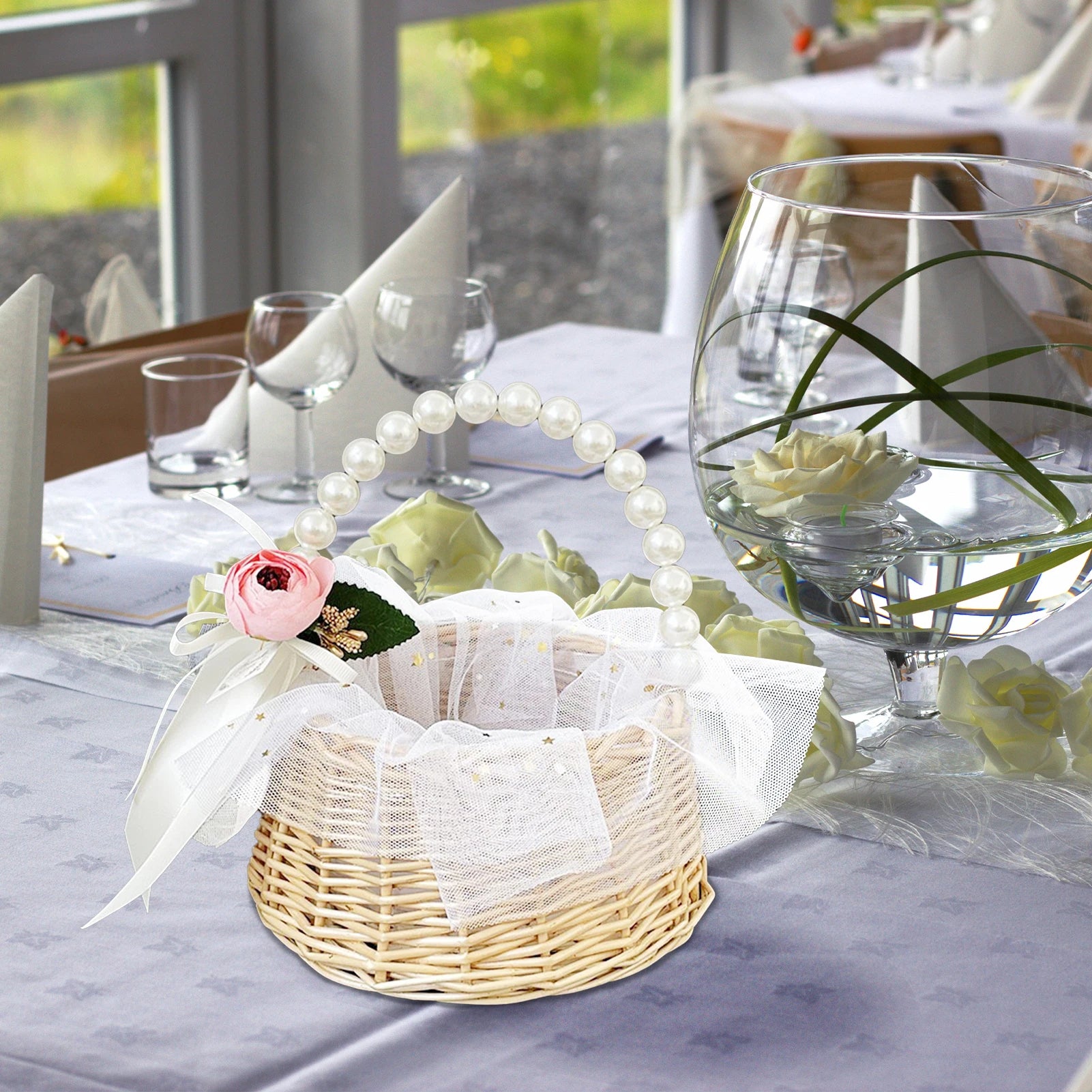 panier à fleurs tissé en rotin pour décoration de mariage - vue 9 sur 9