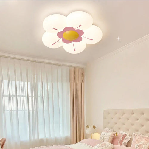plafonnier romantique pour chambre de petite fille fleurie et chaleureuse - vue 6 sur 16