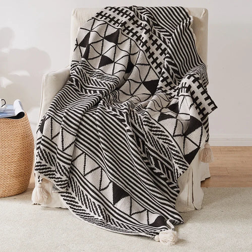 plaid tricoté bohème à rayures avec pompons déco - vue 5 sur 6