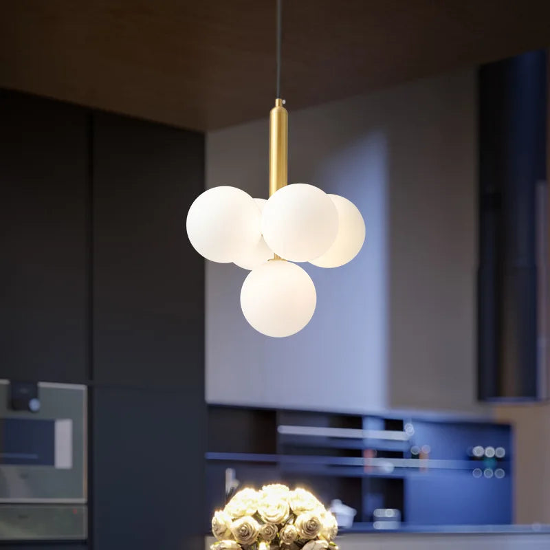 lustre en verre laiteux style nordique pour décoration intérieure - vue 4 sur 10