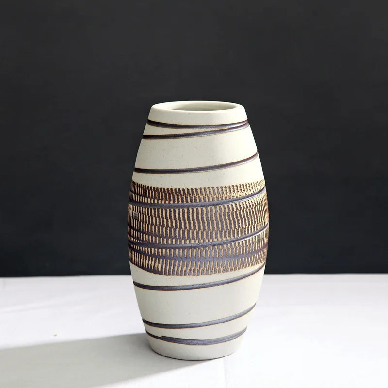 vase en céramique fait main pour décoration intérieure et arrangements floraux - vue 8 sur 9