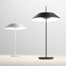 lampe à poser design en métal avec éclairage LED