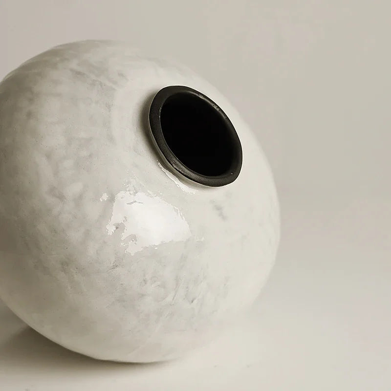 vase en céramique fait main pot lune style rétro japonais - vue 4 sur 6