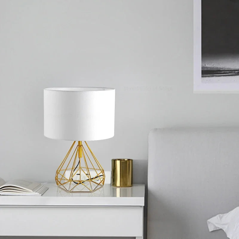 lampe à poser géométrique rétro nordique pour décoration créative - vue 4 sur 10