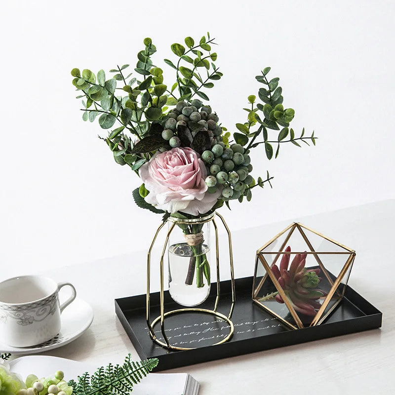 vase géométrique en métal forgé pour décoration moderne - vue 3 sur 8