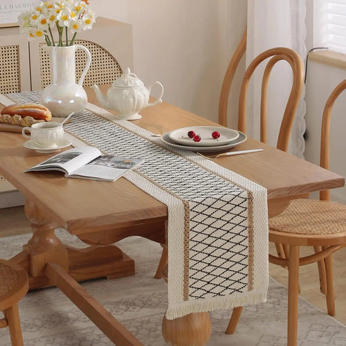 Chemin de table bohème coton lin avec pompons - vue 6 sur 7