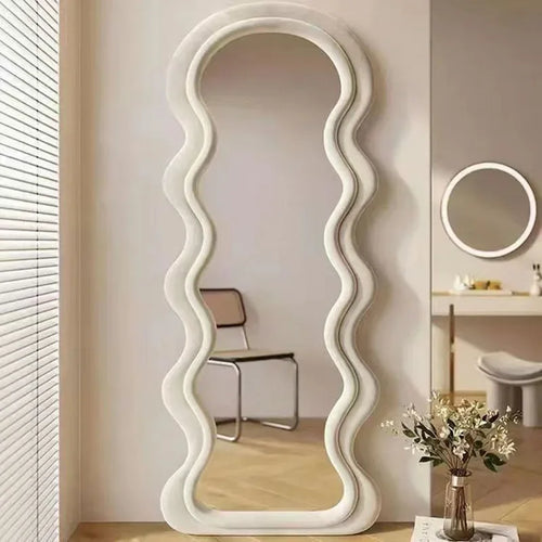 miroir ondulé design moderne pour un espace chic et funky - vue 6 sur 11