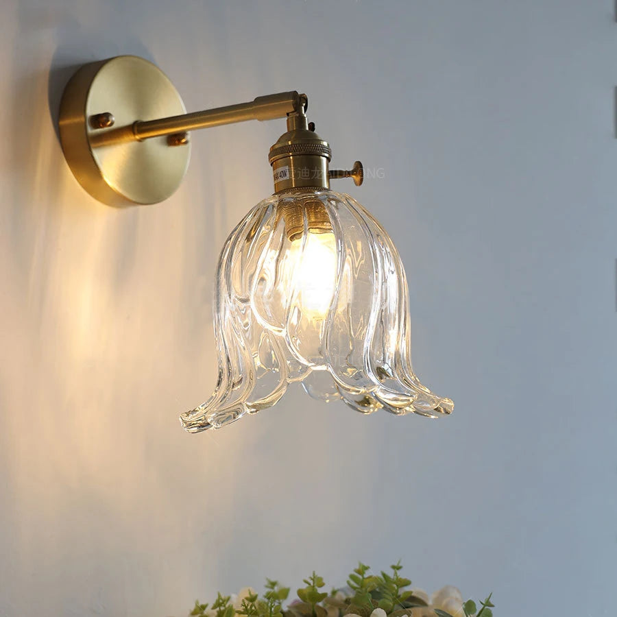 applique murale moderne en verre et laiton réglable pour intérieur élégant - vue 2 sur 12